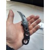 Navaja tipo KARAMBIT abatible