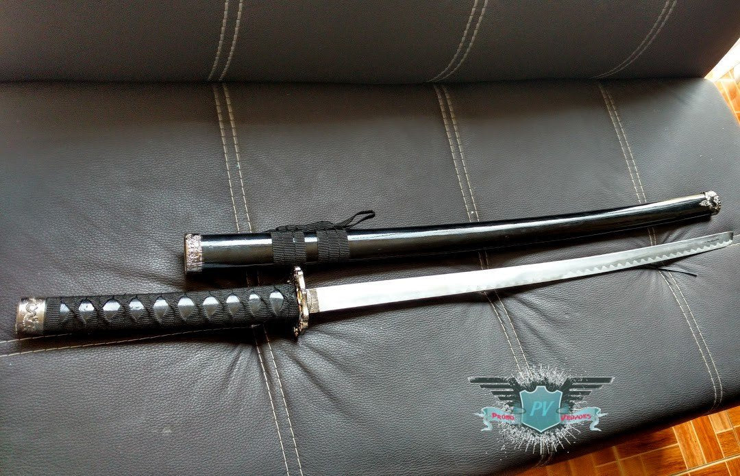 KATANA SAMURAI o SABLE JAPONES COLOR NEGRO (ornato)