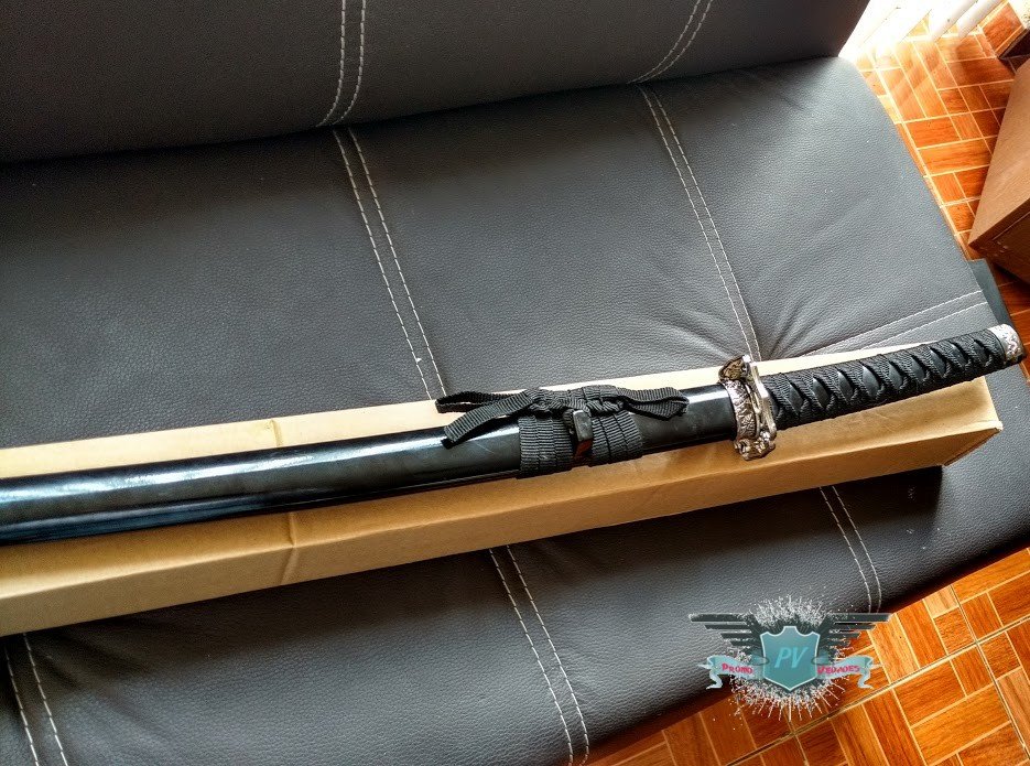 KATANA SAMURAI o SABLE JAPONES COLOR NEGRO (ornato)